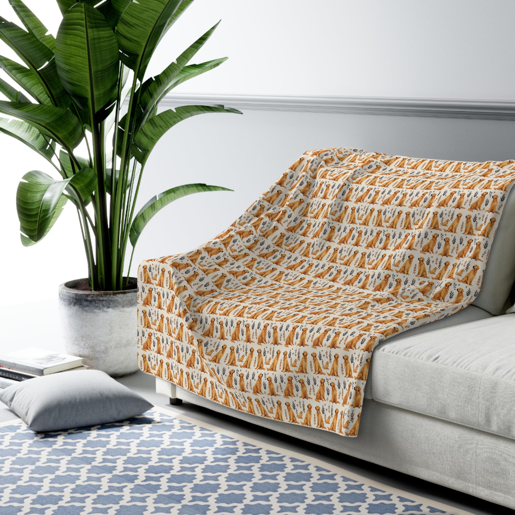 Golden Glamour Paws - Luxe Licks for Regal Retrievers Sherpa Fleece Blanket